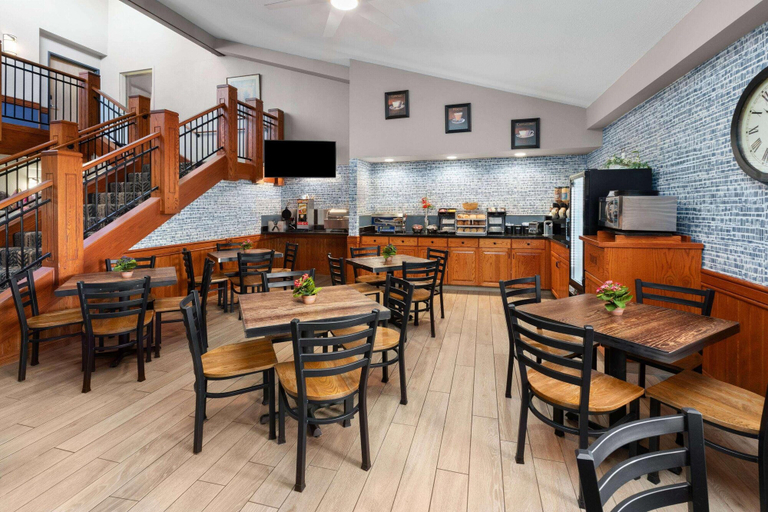 Food & Drinks 5, Americinn By Wyndham Wabasha, Wabasha