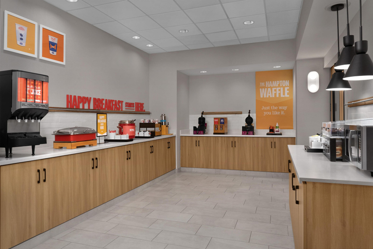 Food & Drinks 5, Hampton Inn Crossville, Cumberland