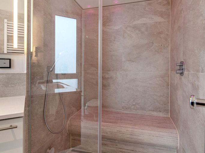 Bathroom 3, Hochwertige Ferienwohnung am Meer, Plön