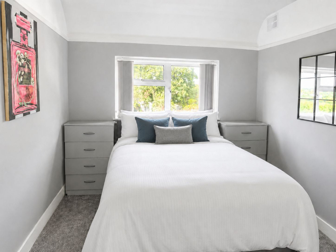 Others 3, Modern 2-bed House With Garden Quiet Street, Easy London & Watford Access, Hertfordshire
