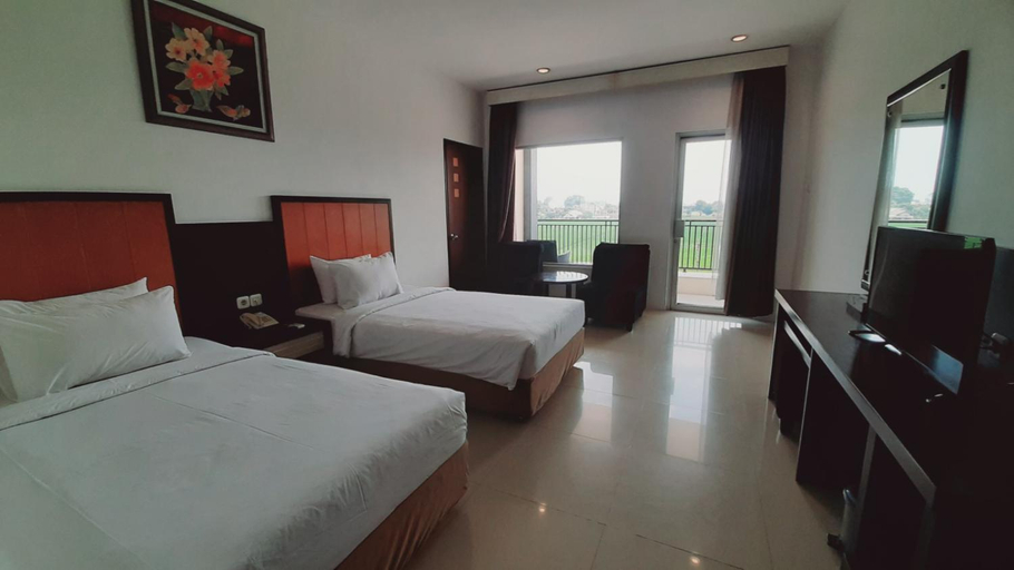 Bedroom 2, Parkside Mandarin Hotel Pekalongan, Pekalongan