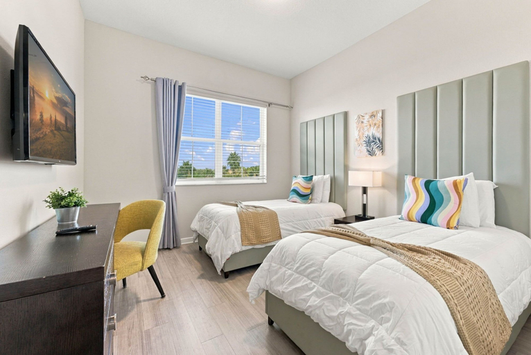 Others 4, Orlando for Work or Play, Comfortable 3BR Condo, Orange