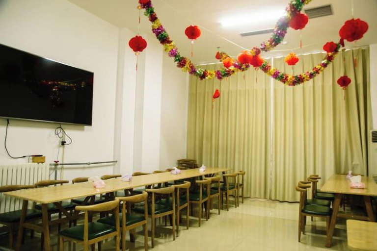 Food & Drinks 5, Longhua Hotel (West Ring Road, Karamay