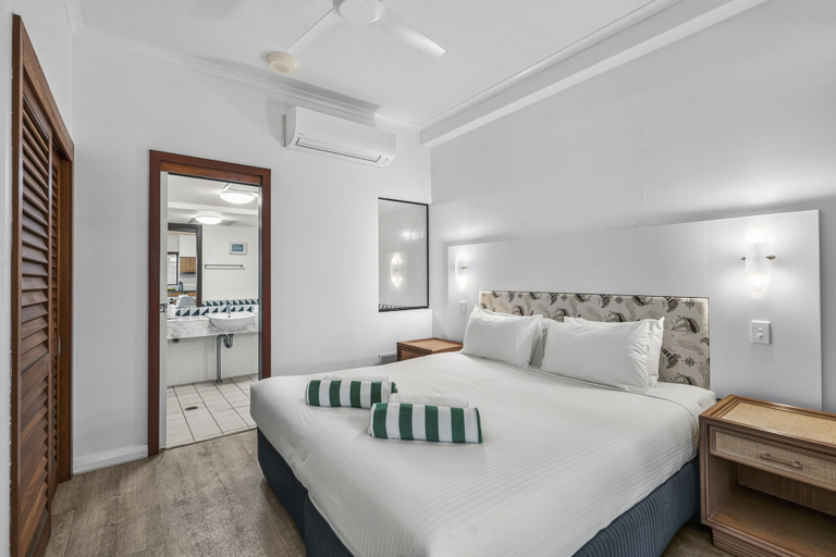 Bedroom 3, Silkari The Pavilions Port Douglas, Douglas