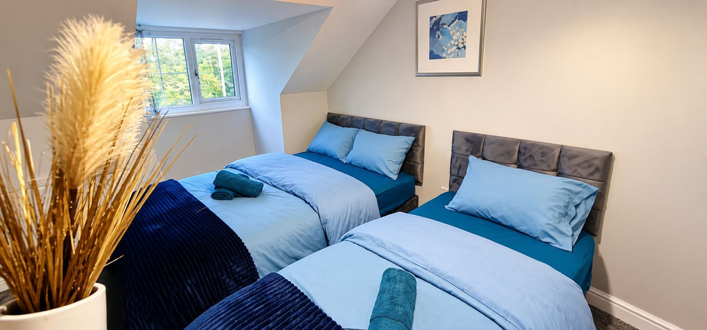 Others 3, Spacious 3-Bedroom House in Rossendale, Lancashire