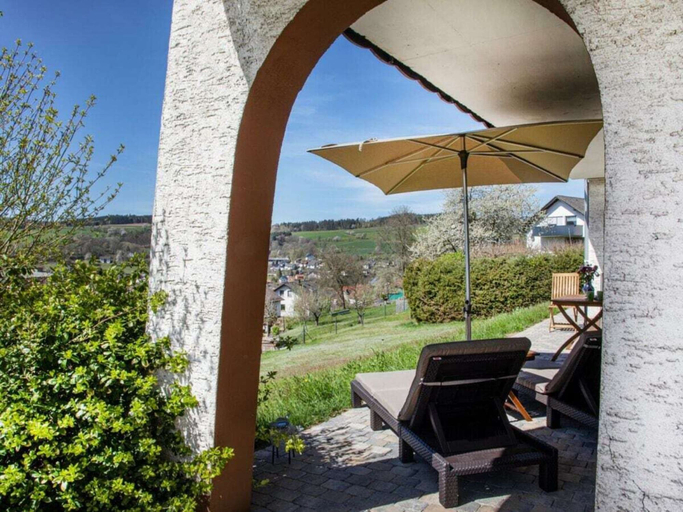 Others 4, Country House Fernblick Holiday Apartment -zwo-, Fulda
