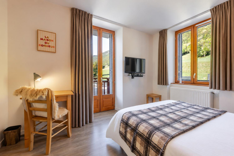 Bedroom 2, Hotel Restaurant du Soleil, Savoie
