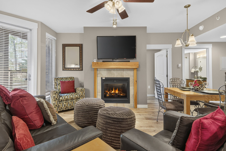 Others 4, Premium Unit 3313 - One Bedroom w/Full Kitchen- Fraser Crossing/Founders Pointe 1 Condo, Grand