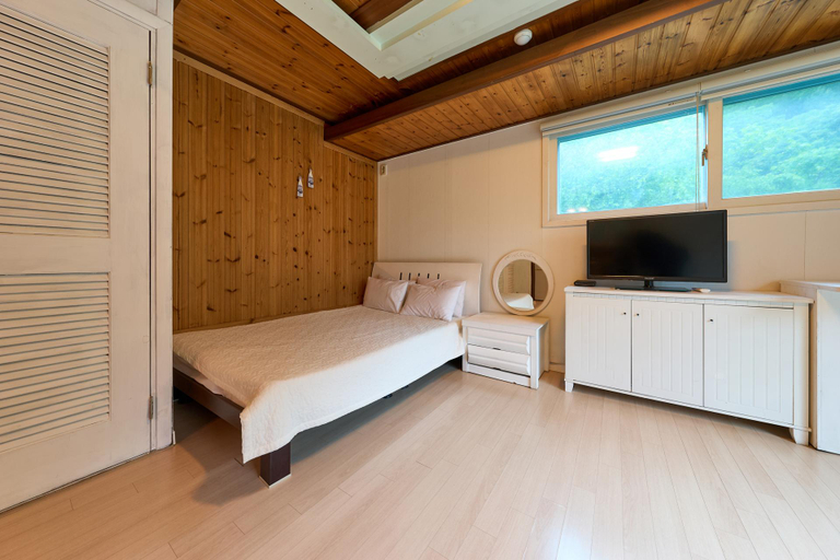 Bedroom 5, Chuncheon Healing Road Pension, Chuncheon