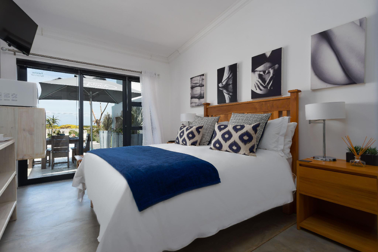 Bedroom 3, Stay at Friends Guesthouse, Overberg