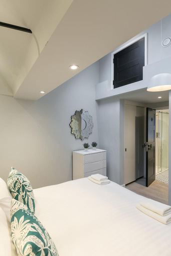 Bedroom 2, Urban Chic - Wellington, London