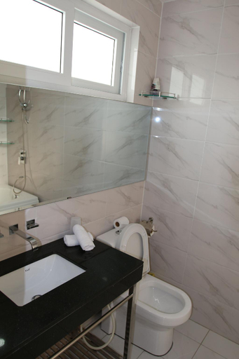 Bathroom 4, Victorian Hotel, Ho Chi Minh City