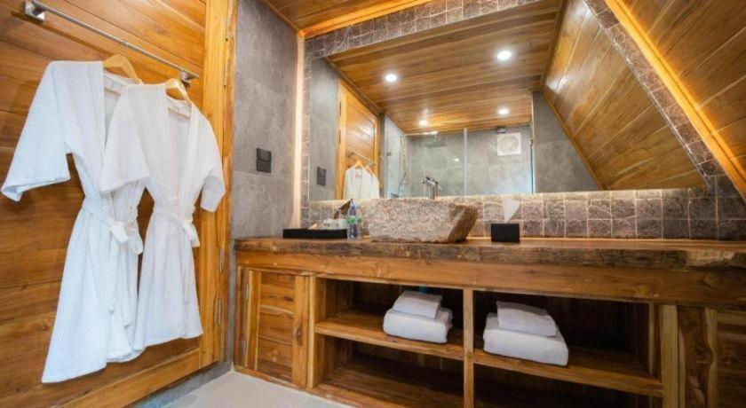 Bathroom, LAGÖM Village Resort, Chiang Dao