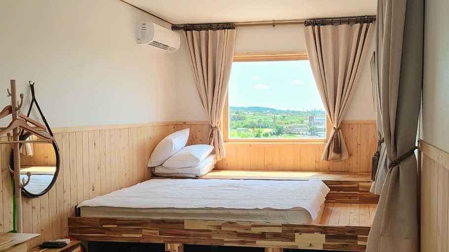 Bedroom 3, Jeju Fongnang Eyeom Pension, Jeju