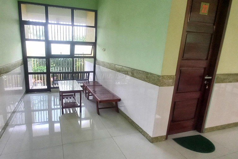 Public Area 3, RedDoorz Syariah near Bypass Krian, Sidoarjo