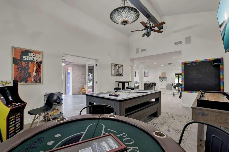Others 5, Whitewater River House - Game Room, Firepit, Walking Distance to Whitewater Amphitheater!, Comal