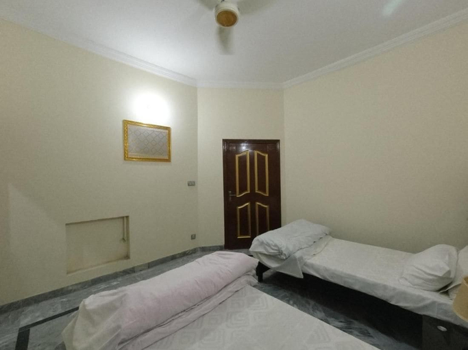 Others 4, Room-room Cozy Guest Room in Rawalpindi, Islamabad