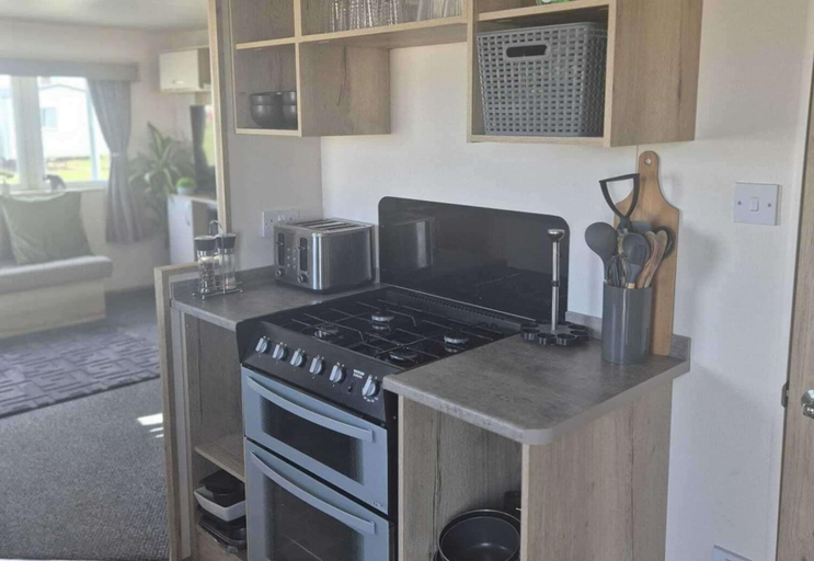 Others 2, Seaside Cabin - Sleeps 8 - Parking - Balcony, Lincolnshire