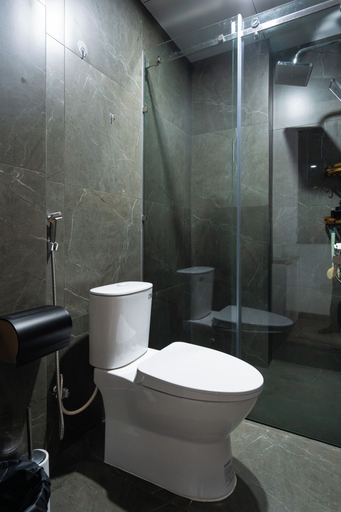 Bathroom 3, Viet Apartments, Da Nang