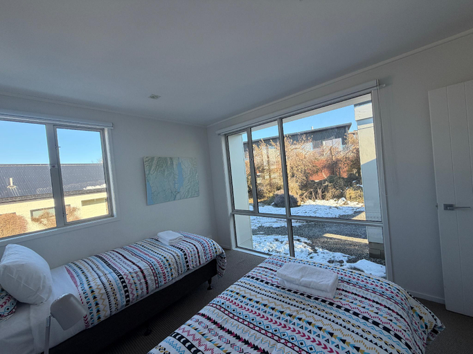 Bedroom 2, Queenie's Lakeview Star - Alpine Range & Farm View, Mackenzie
