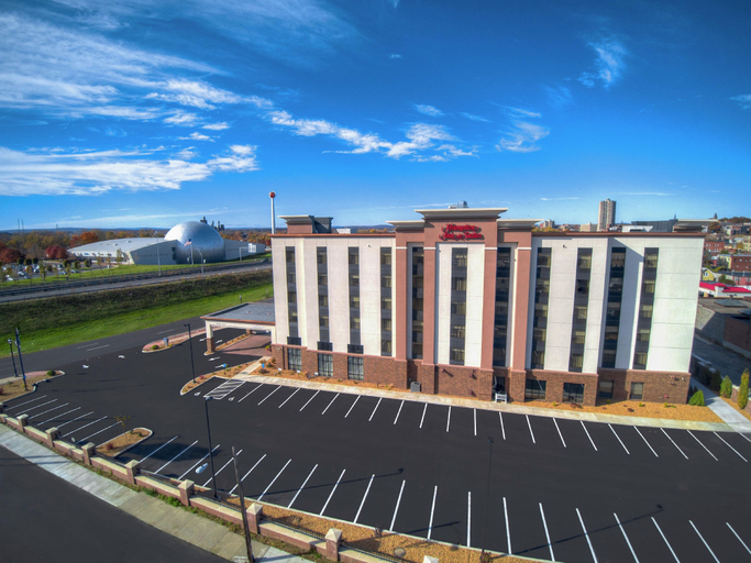Exterior & Views 2, Hampton Inn & Suites Springfield/Downtown, Hampden