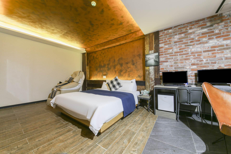 Bedroom 4, Yangsan Lime Hotel, Yangsan