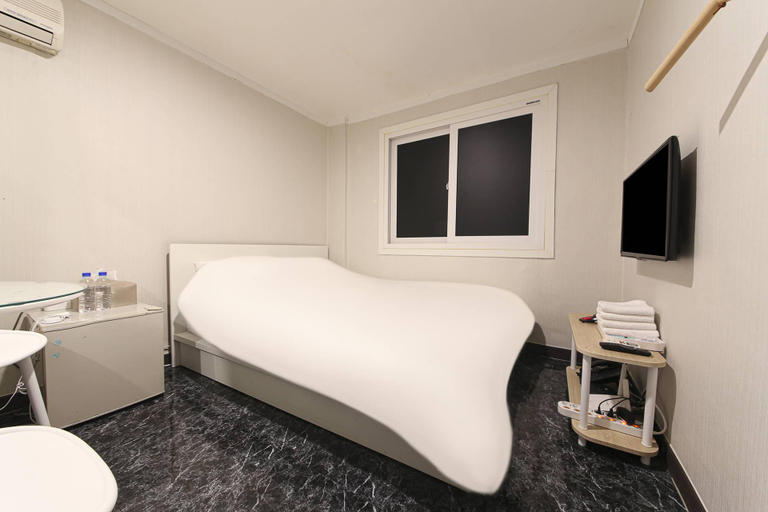 Bedroom 4, Hotel Dongseong-ro, Daegu 100°C, Buk