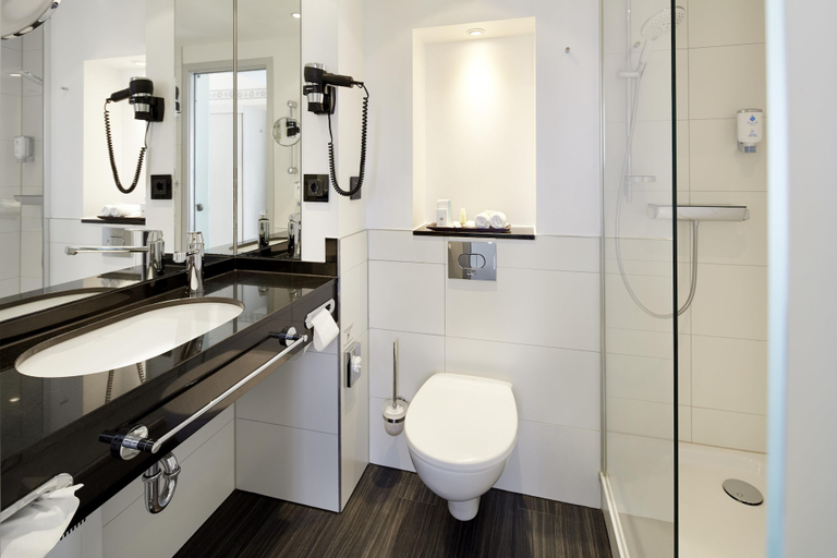 Bathroom 5, Best Western Hotel Helmstedt am Lappwald, Helmstedt