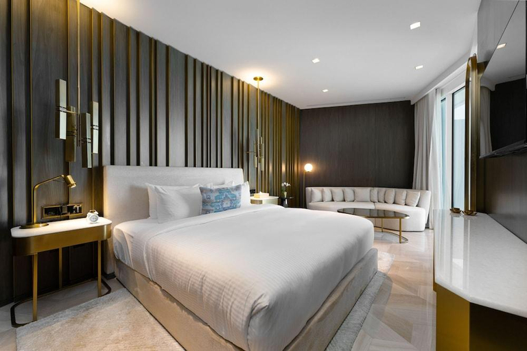 Bedroom 2, Maison Privee - Glamourous Apt with Sea Views at FIVE Palm, Dubai