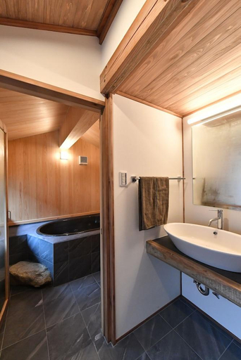 Bathroom, Satoyama Hotel Kanenone Tamba, Tamba