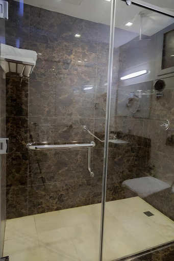 Bathroom 5, Carawan Hotel Jeddah, Vlaams Brabant
