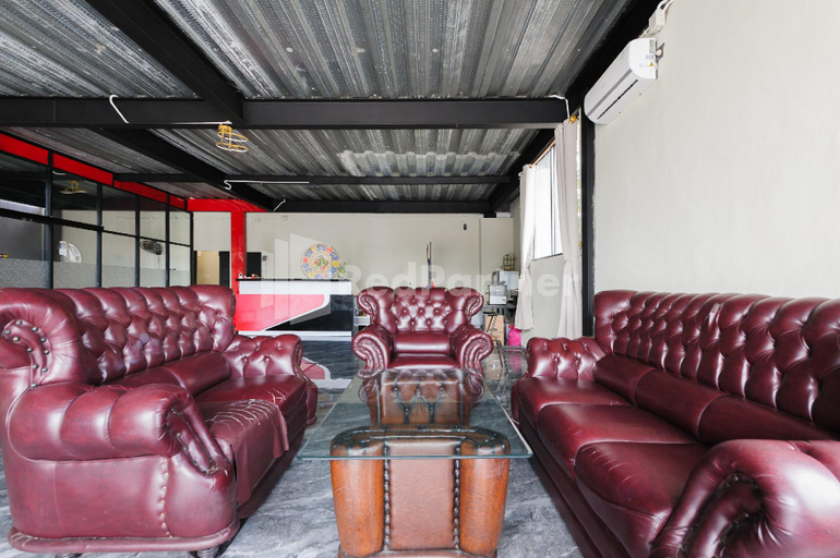 Public Area 3, Wisma Malawen Palangkaraya Mitra RedDoorz, Palangkaraya