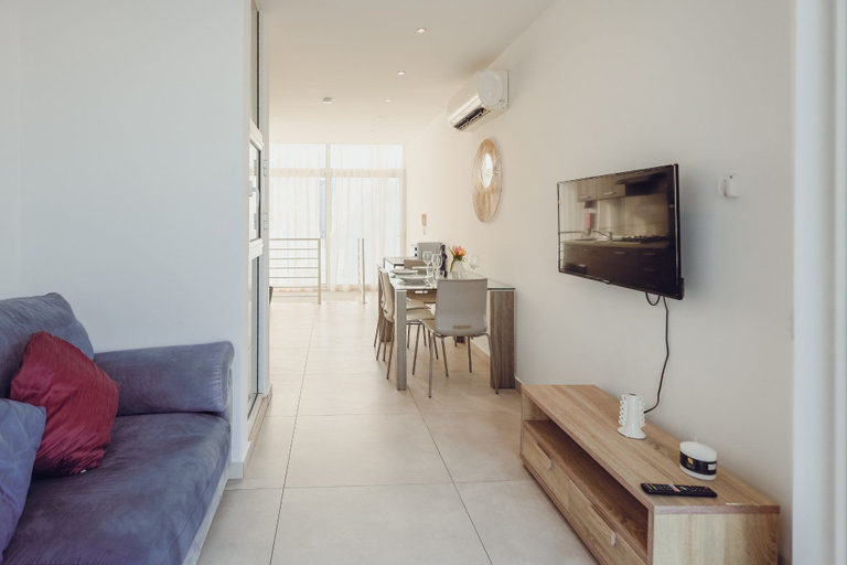 Others 3, Contemporary 2BR Duplex With Sunny Terrace