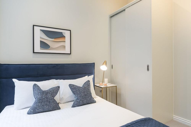 Bedroom 2, Urban Chic – Drury, London
