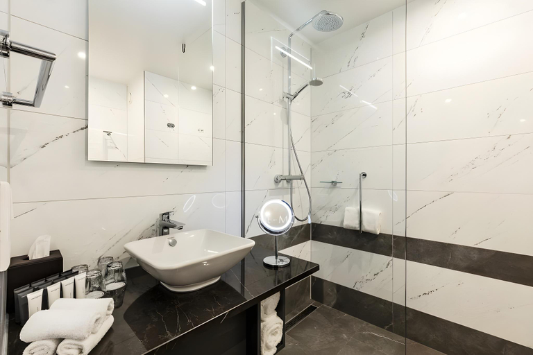 Bathroom 4, Monet Garden Hotel Amsterdam, Amsterdam