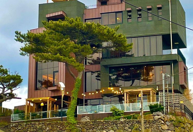Exterior & Views, Jeju Aewol Eoneu Meotjin Nal - Pool Villa & Ryokan, Jeju
