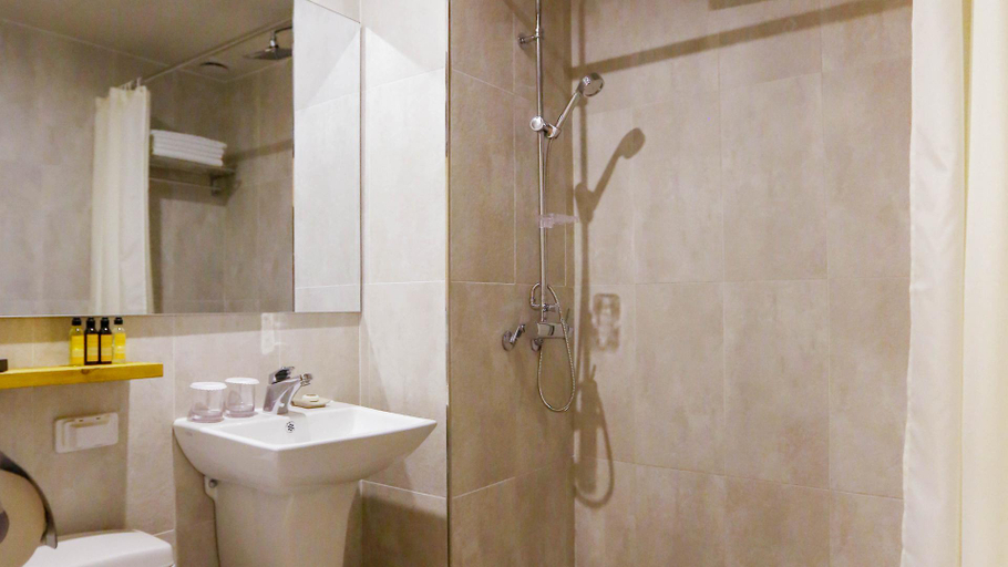 Bathroom, Daegu Palgong Emilia Hotel, Gunwi