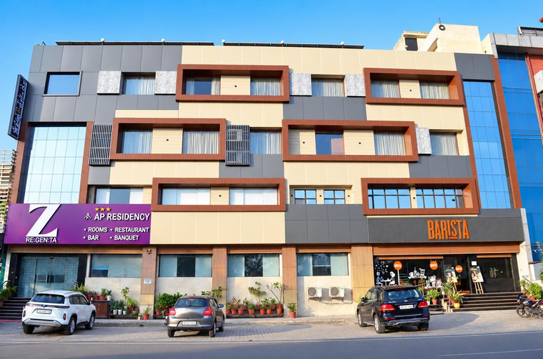 Exterior & Views