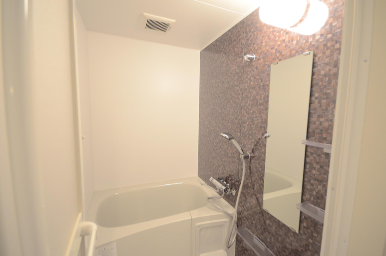 Bathroom 2, Alphabed Sunport Takematsu, Takamatsu