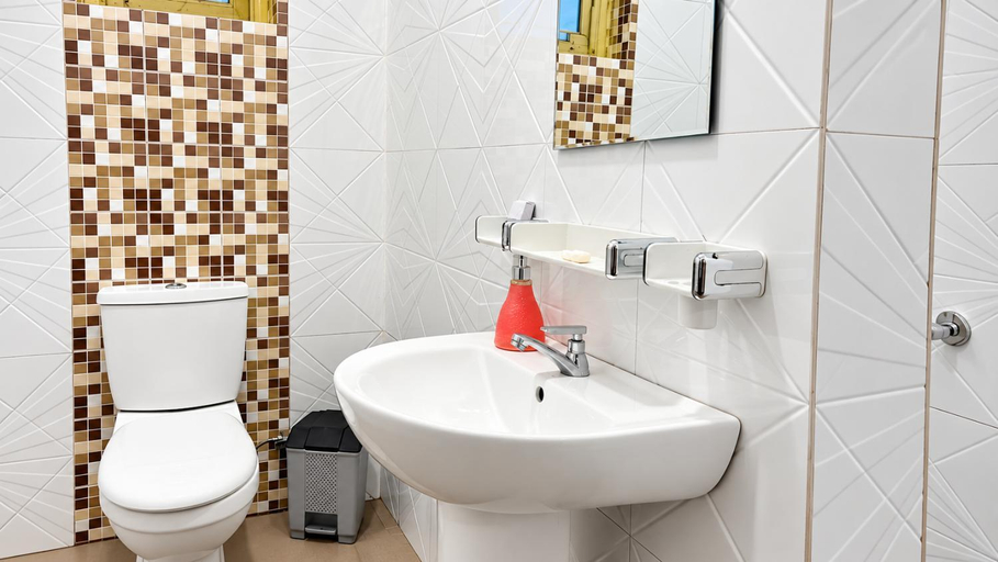 Bathroom 2, Fortuna Heritage Home, K.F.G. & G. Korale