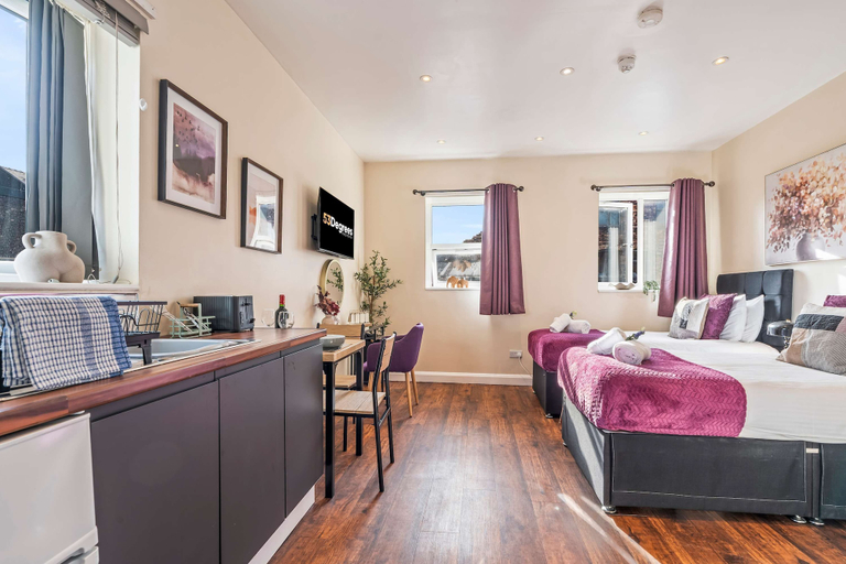 Others 3, Stylish Burslem Studio Perfect for Contractors, Stoke-on-Trent