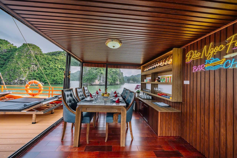 Food & Drinks 5, Cat Ba Gem Cruise - Overnight On The Bay With Meals, Activities, Cát Hải