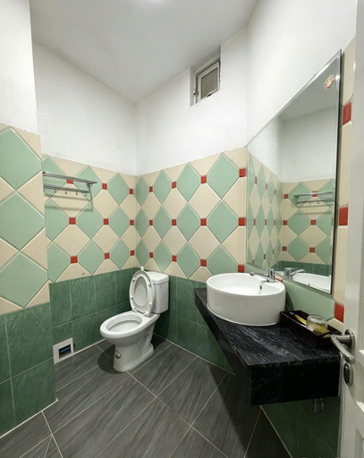 Bathroom, Thanh Hương Hotel, Ho Chi Minh City