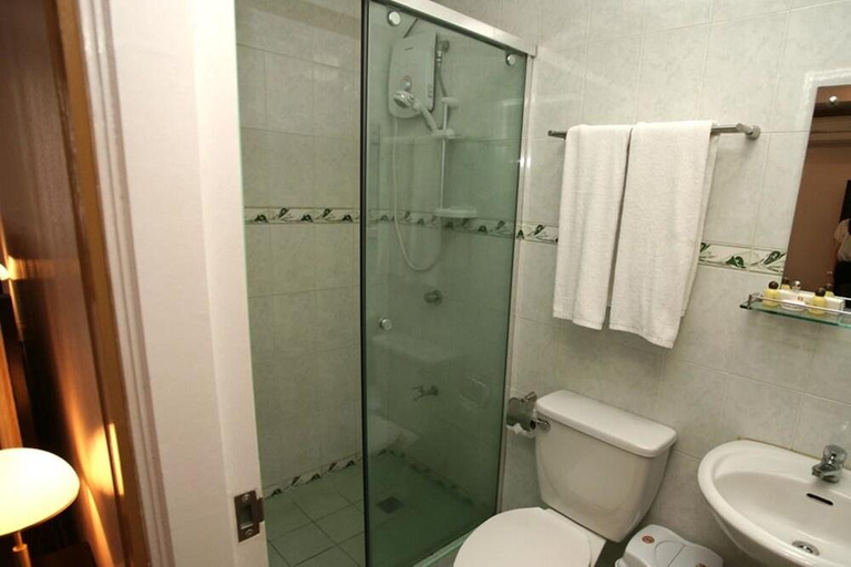 Bathroom, Suzuki Beach Hotel Inc, Olongapo City