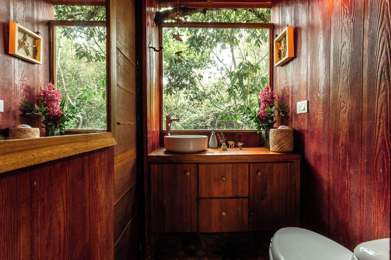 Bathroom, Tominejo Ecolodge, Neira