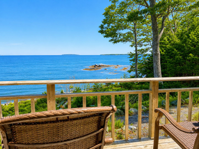 Others 2, Private Oceanfront Retreat Panoramic Views, Deck & Rocky Shore, Hancock