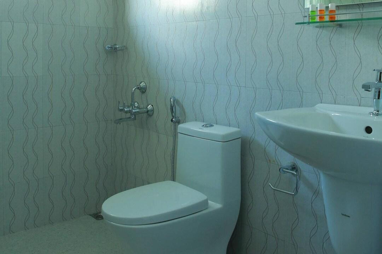 Bathroom 3, Chillax Vagamon, Idukki