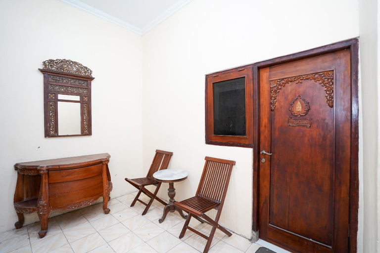 Public Area 3, RedDoorz near Galeria Mall 2, Yogyakarta