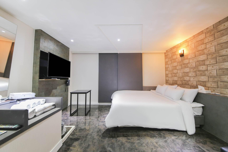 Bedroom 4, Gongju (Donghaksa) Yolo Self Check-in Motel, Gongju
