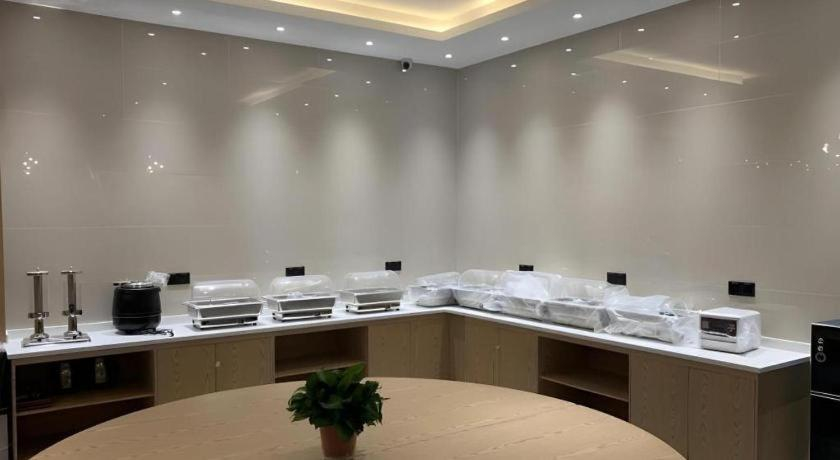 Food & Drinks 4, GreenTree Inn Jiangsu Nantong Rudong County Changsha Town Government, Nantong